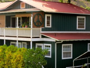 Typical Hanapepe plantation-style building